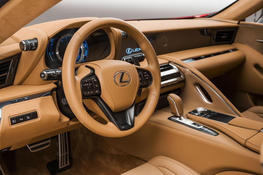 Интерьер Lexus LC500 2016 года  (фото 56 из 74)